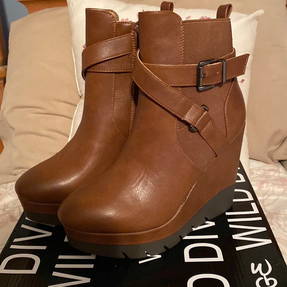 Wild Diva wedged boots